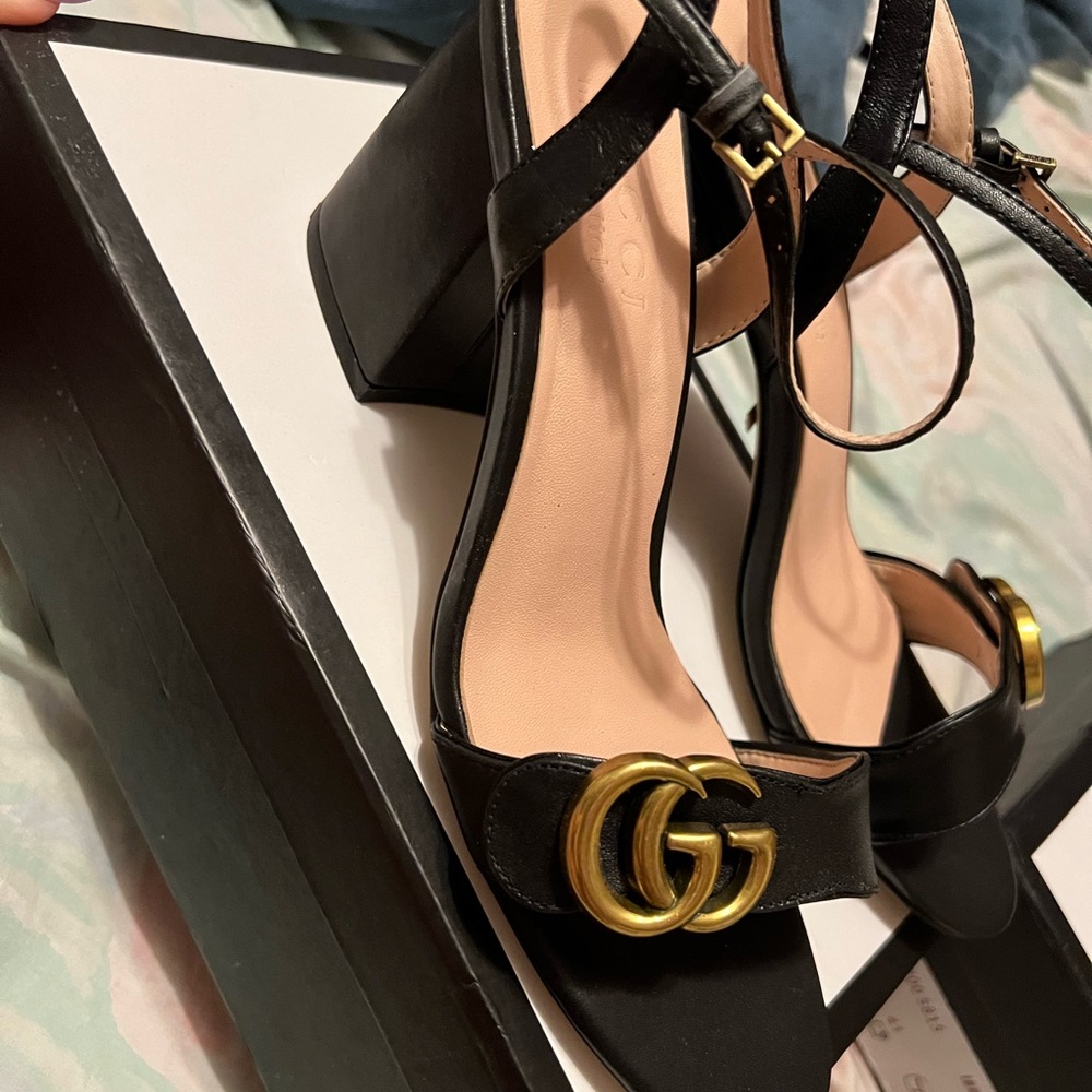 Gucci black Marmont logo embellished leather sandals